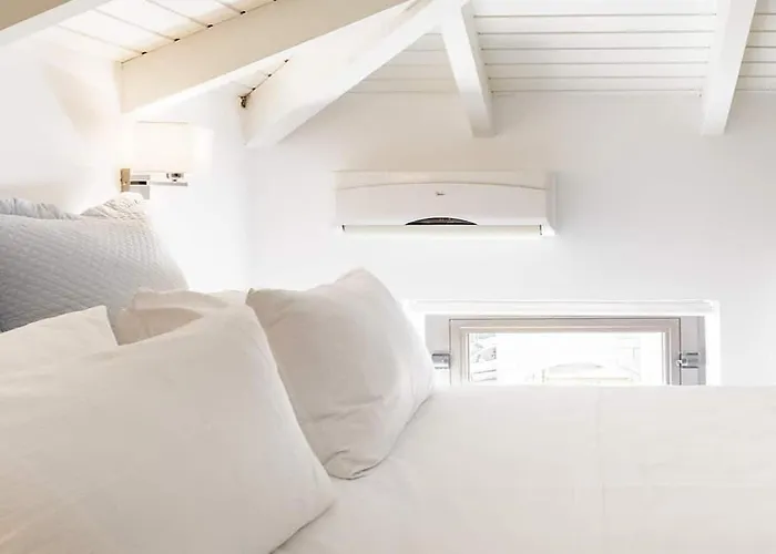 Contemporary Maisonette With Sea View Roof Terrace