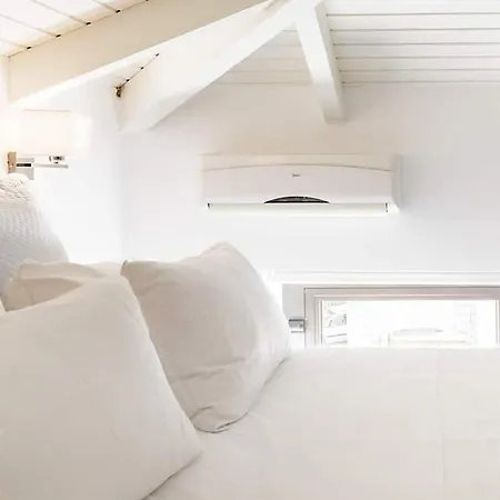 Contemporary Maisonette With Sea View Roof Terrace