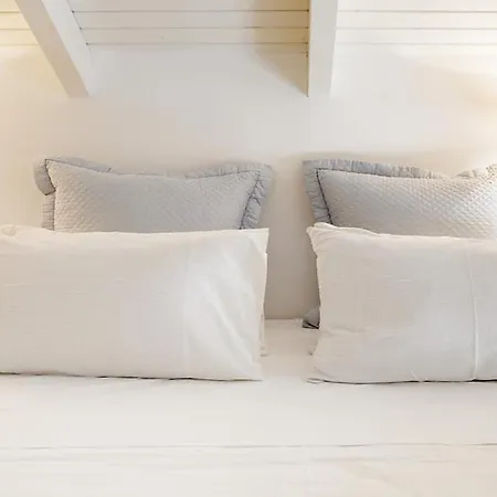 Contemporary Maisonette With Sea View Roof Terrace *